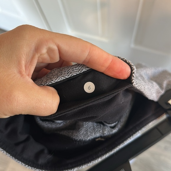 Lululemon grey leggings size 6 - Picture 5 of 5